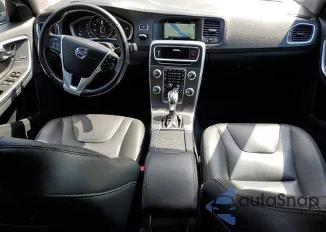 2015 Volvo S60 Premier z USA, uszkodzony, nr VIN YV1612TK4F2363599